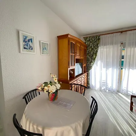Angeles. Cristianos. Free Wifi * Los Cristianos (Tenerife)
